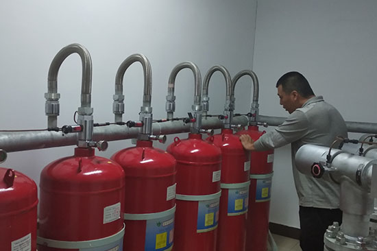 ���еĔ����C������Ҫ���b���w���ϵ�y�᣿�����C�����w���ϵ�y����x��